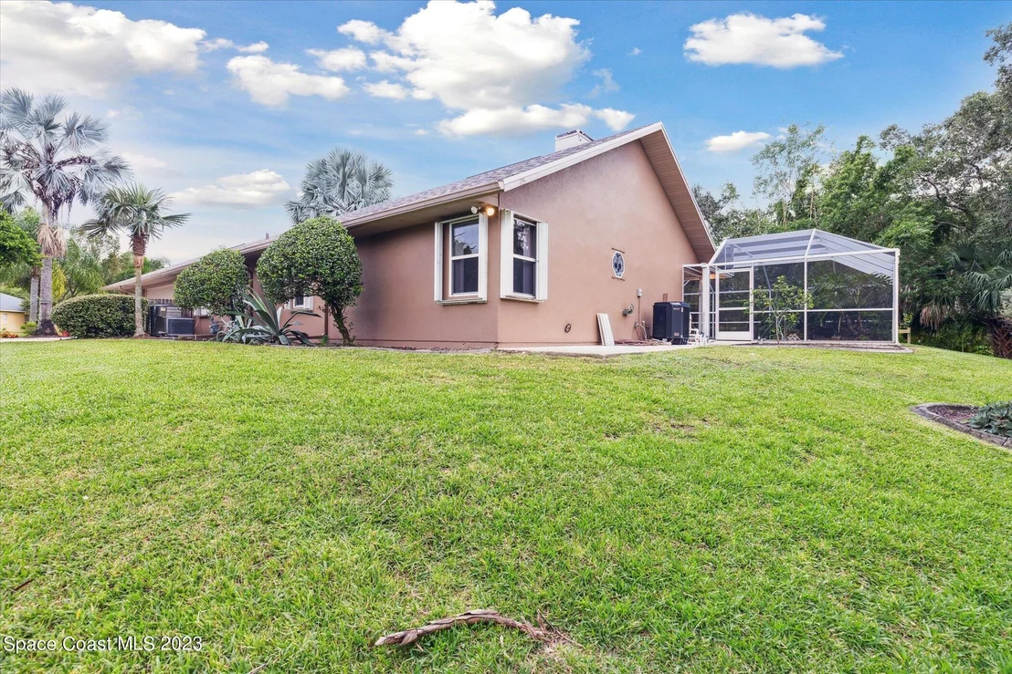 Photo of 4644 Canard Road