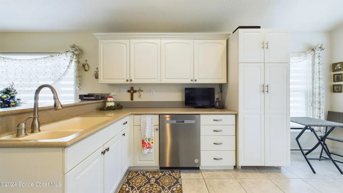 Photo of 2405 Addington Circle