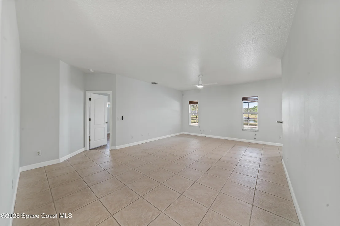 Photo of 1785 Windbrook Drive SE