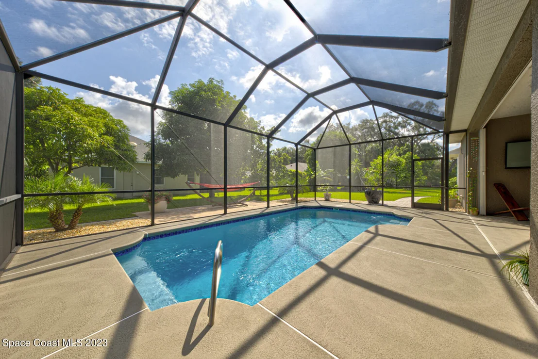 Photo of 1061 Meadowbrook Road NE