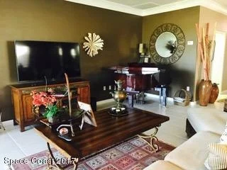 Photo of 890 Glen Abbey Way