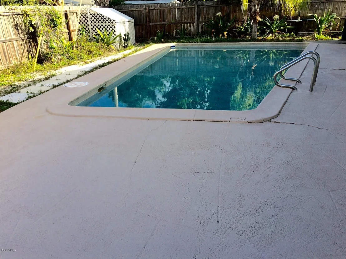 Photo of 768 Bianca Drive NE