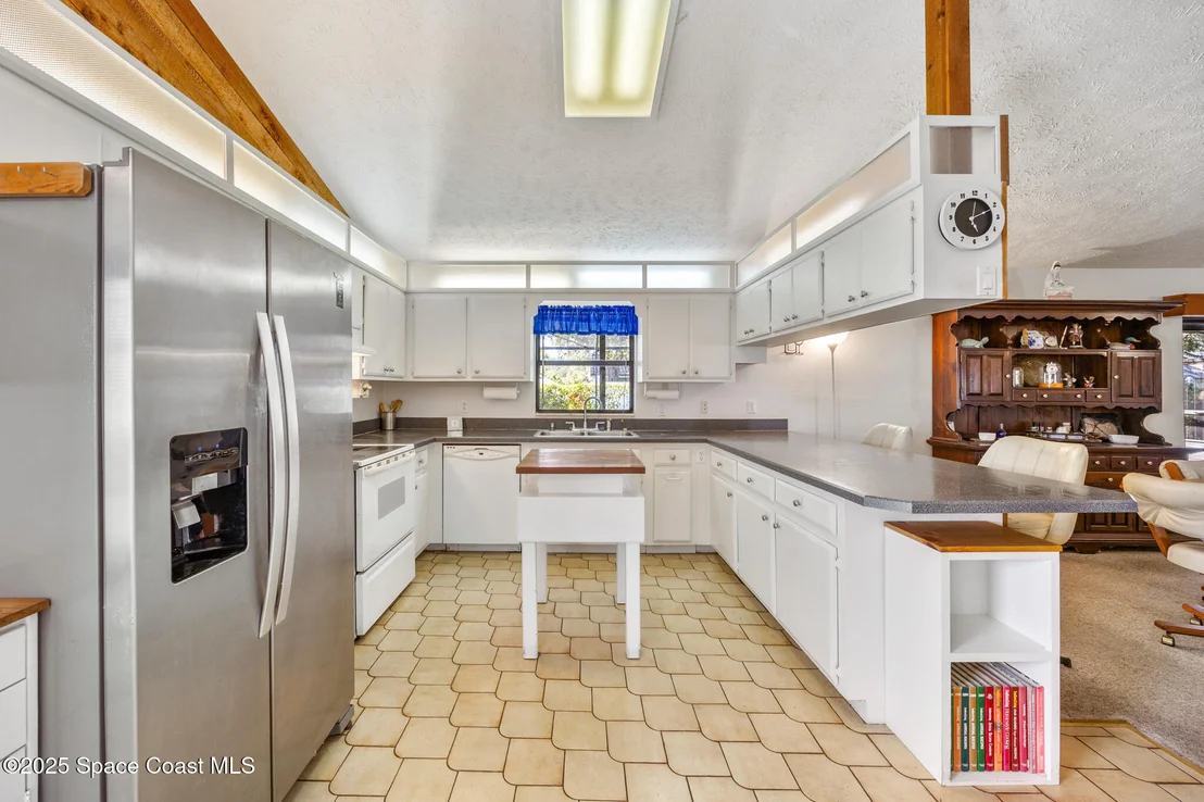 Photo of 1007 Pineapple Avenue NE