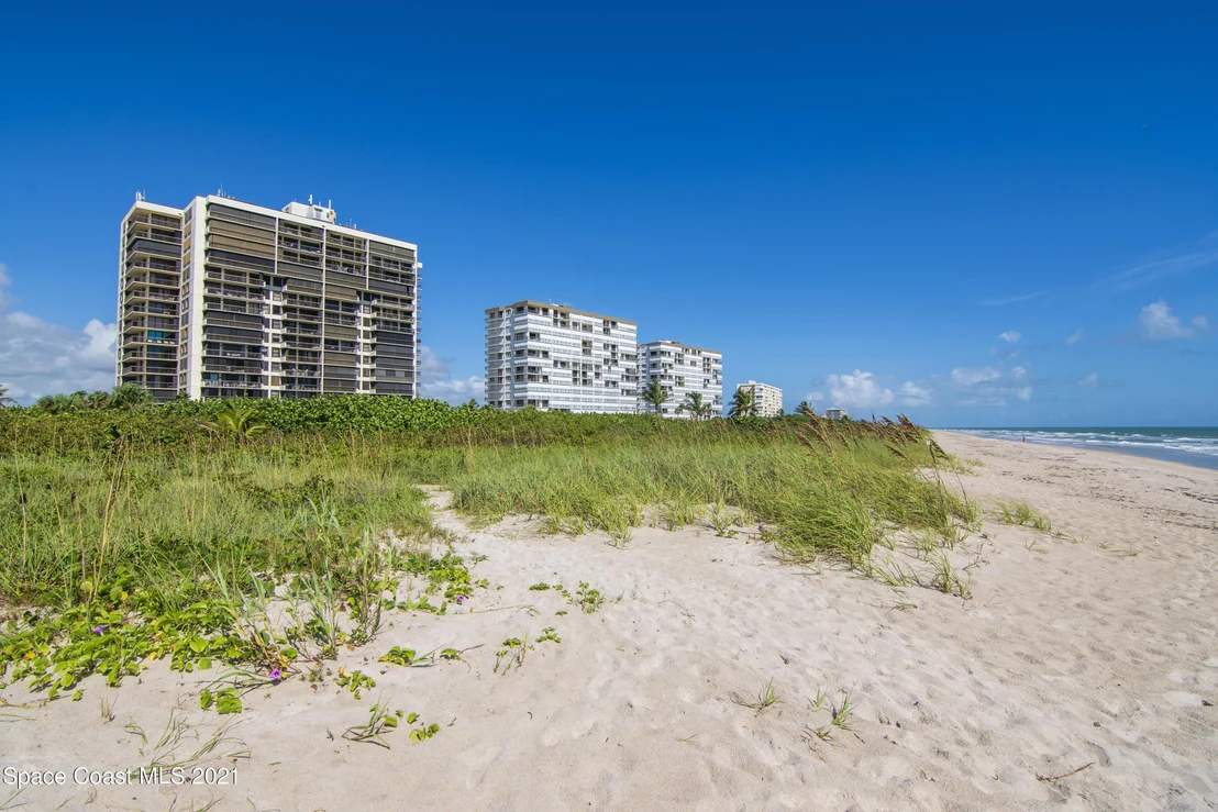 Photo of Unit PHA2 at 3100 N Highway A1a
