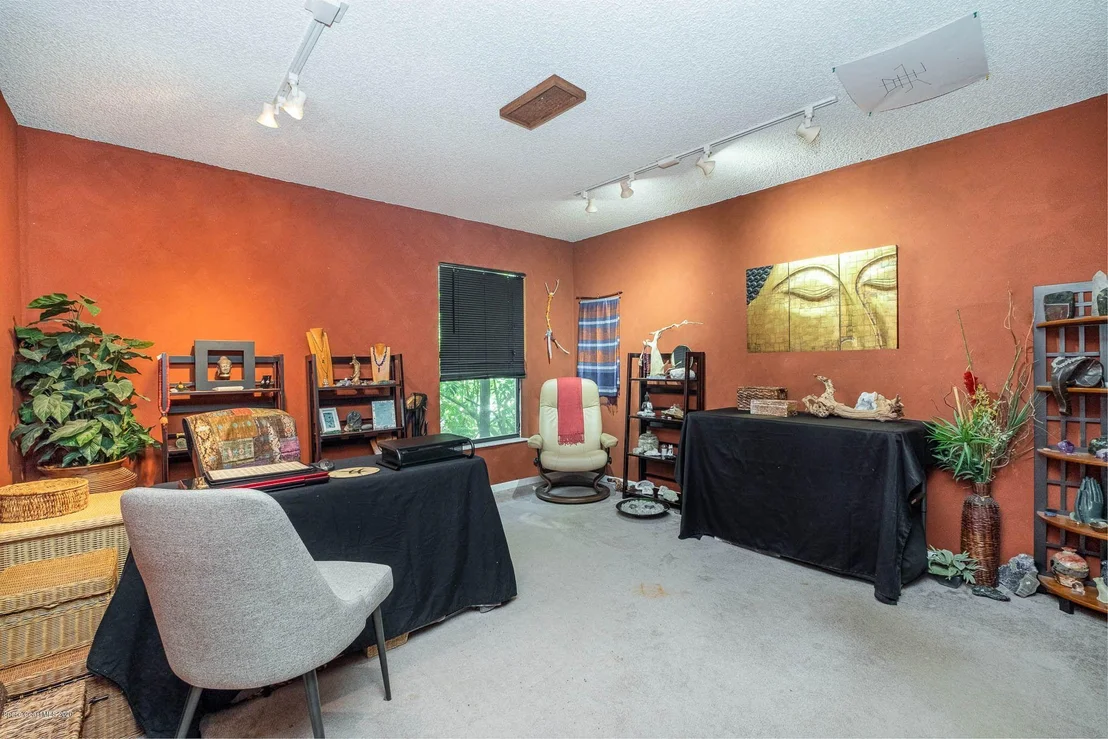 Photo of 303 Myrtlewood Road
