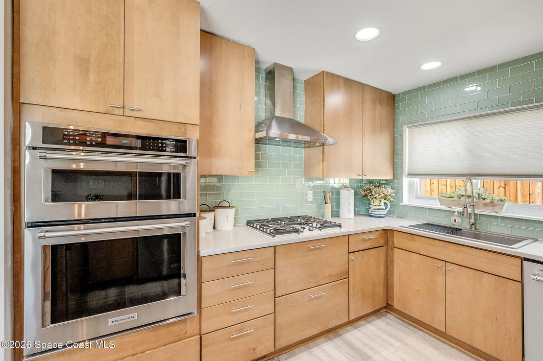 Photo of 452 Cardinal Drive