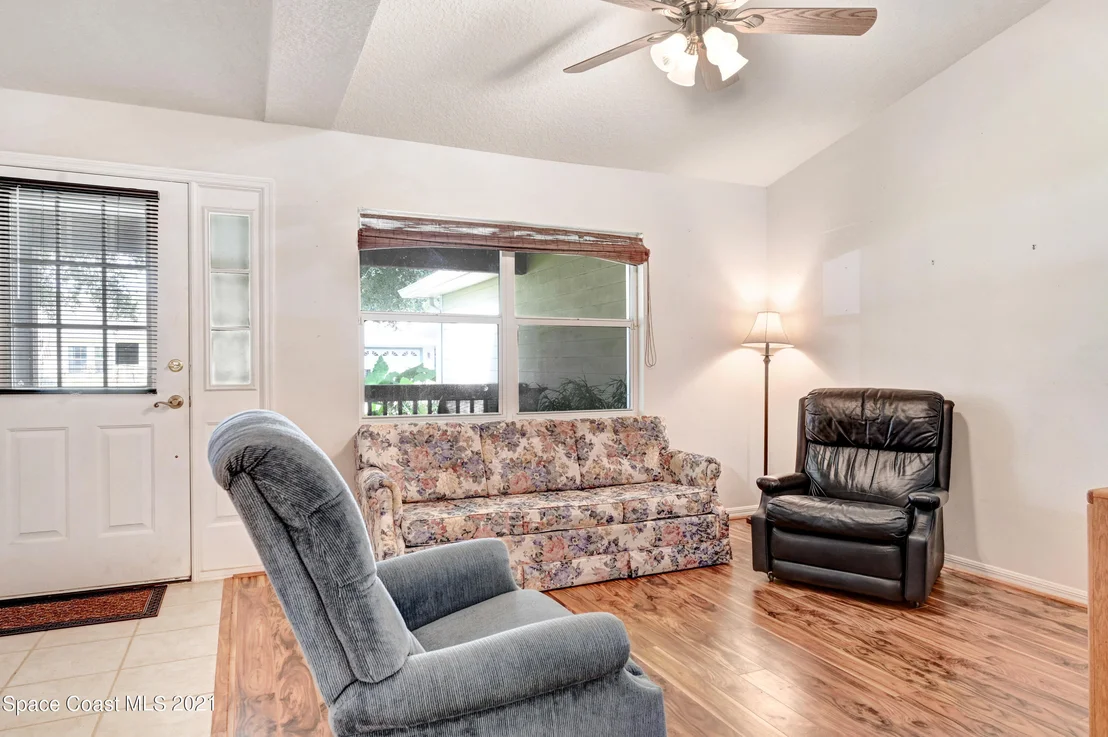 Photo of 863 Brookview Lane