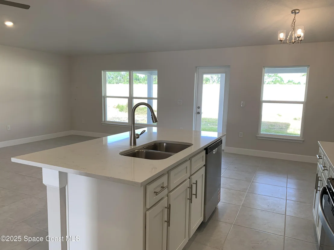 Photo of 985 Kylar Drive NW
