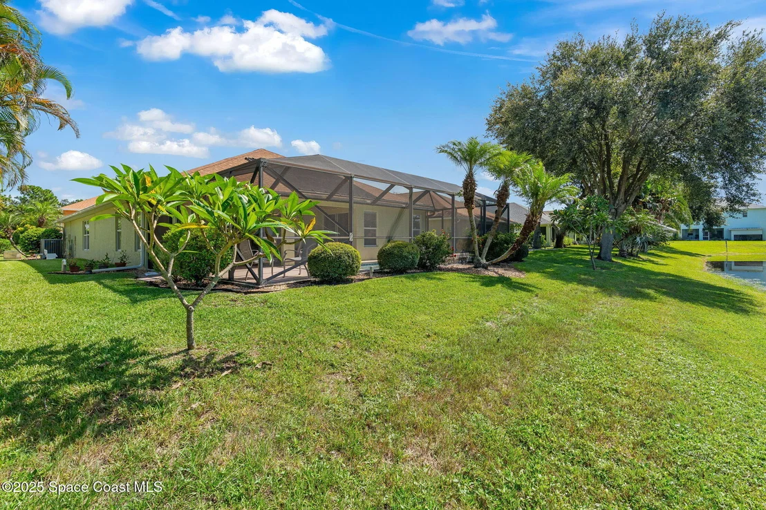 Photo of 833 Tavernier Circle NE