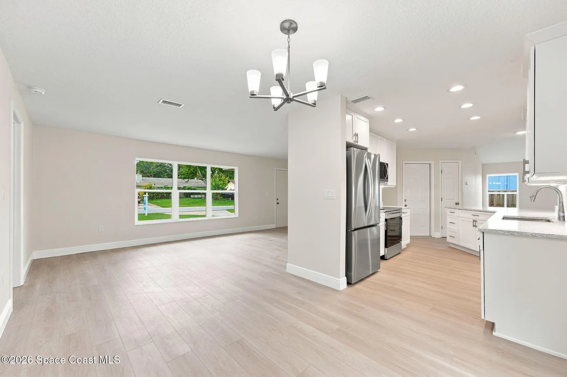 Photo of 5075 Mayflower Street