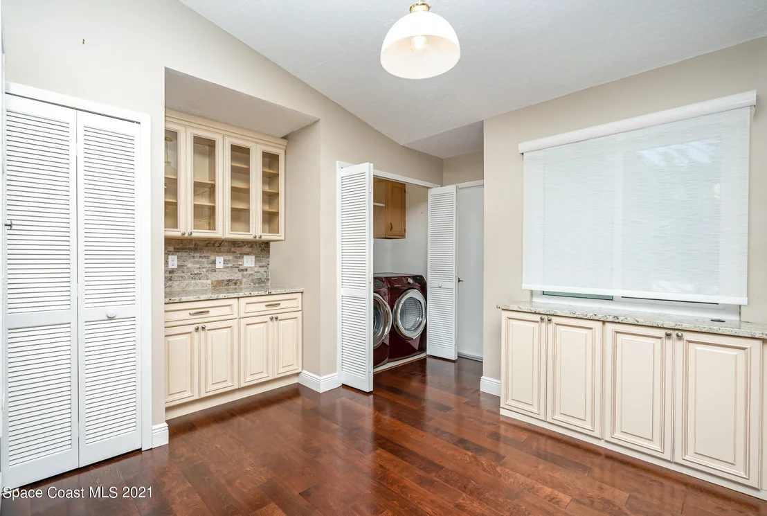 Photo of 1129 Continental Avenue
