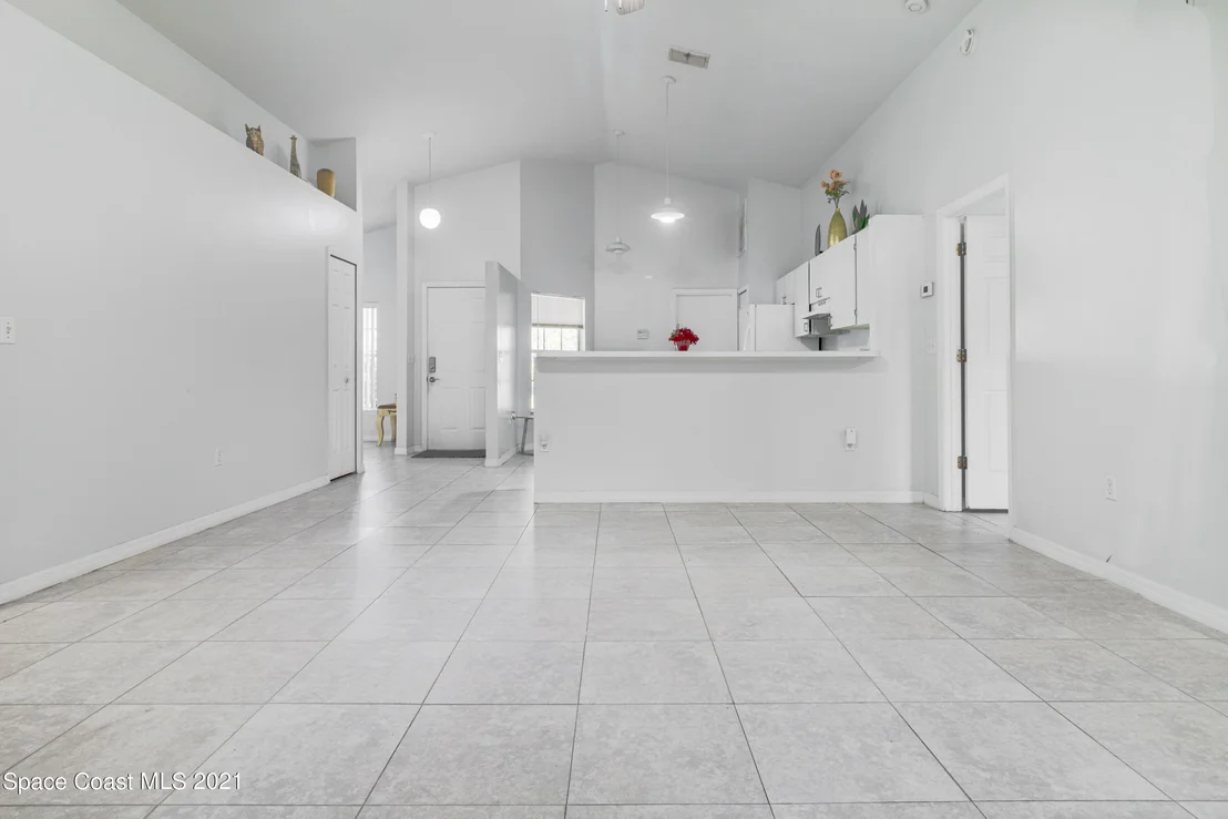 Photo of 2423 Saint Johns Lane