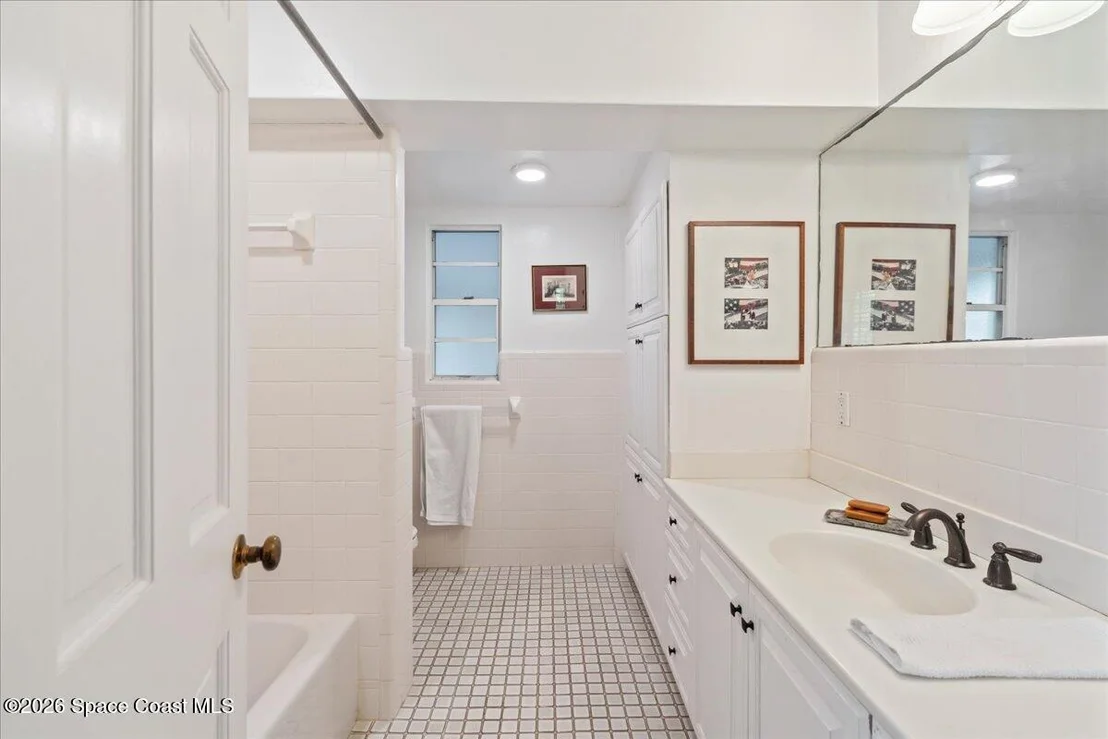 Photo of 333 Cocoa Avenue