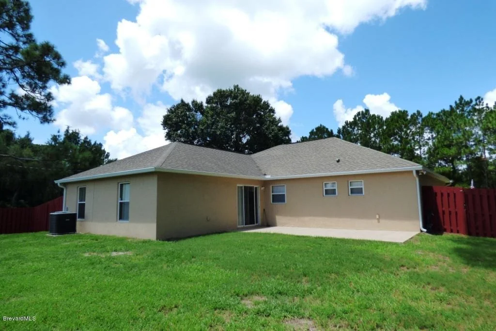 Photo of 930 SE Sable Circle