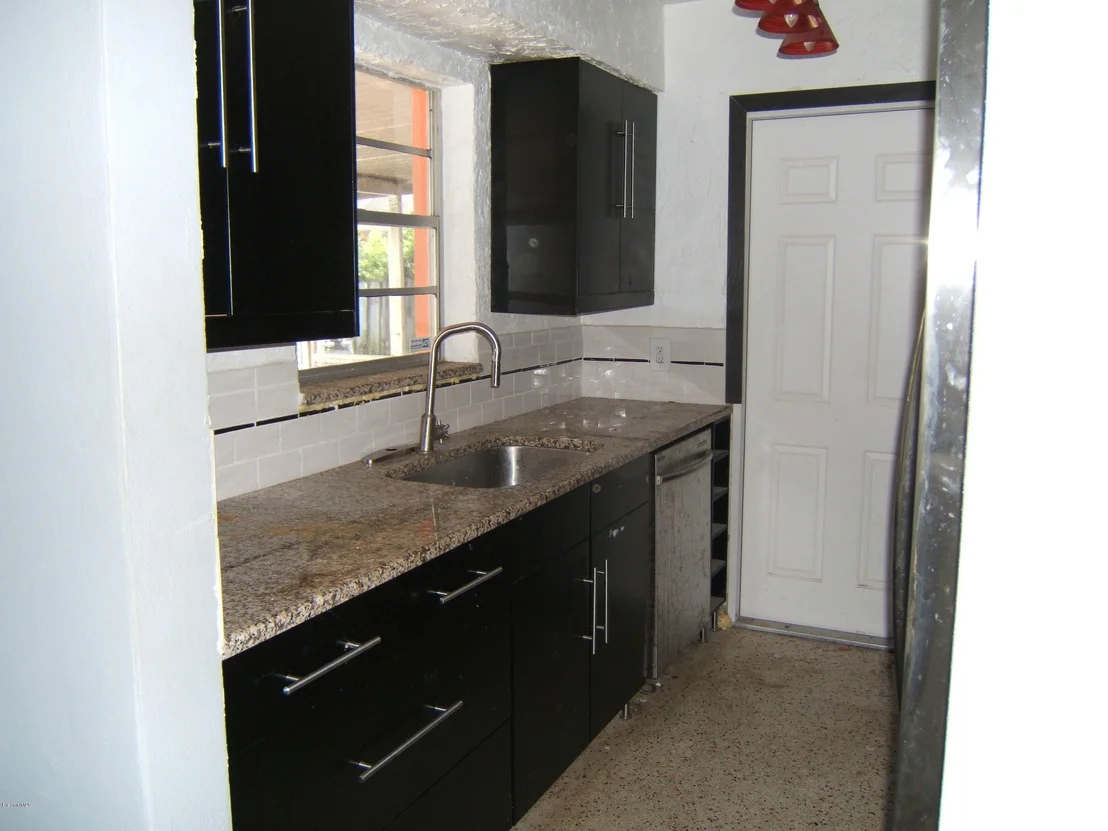 Photo of 319 Par Avenue