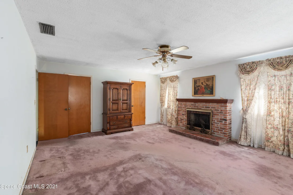 Photo of 4380 Milwaukee Avenue