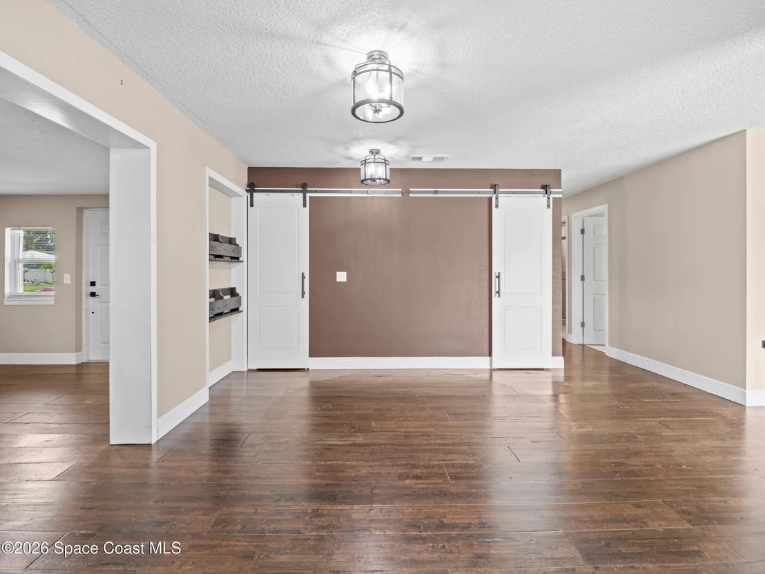 Photo of 956 Beechfern Lane