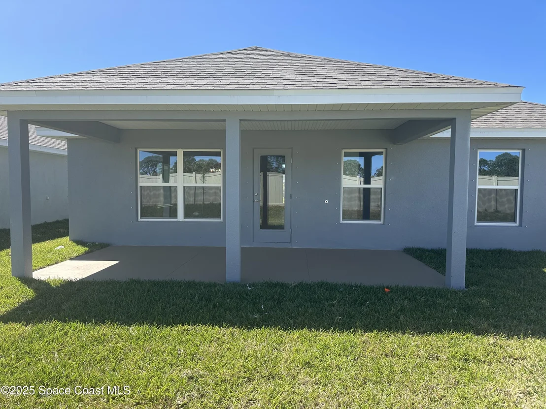 Photo of 955 Kylar Drive NW