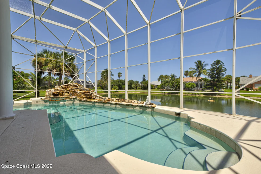 Photo of 334 Island Drive