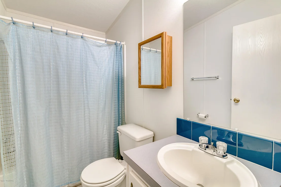 Photo of 725 Outer Drive