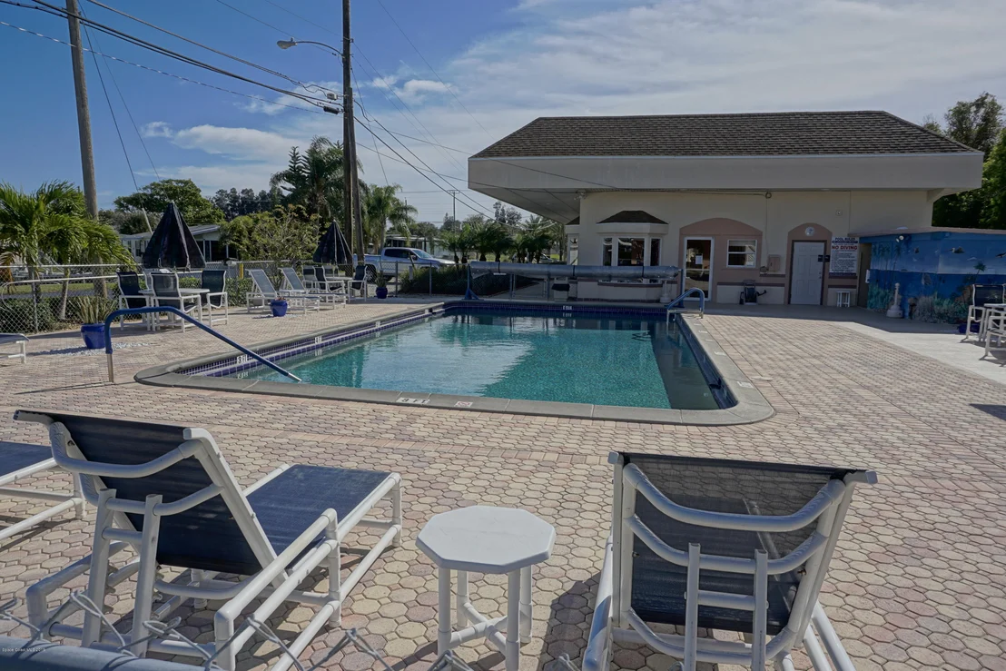 Photo of 3172 Indian River Drive NE