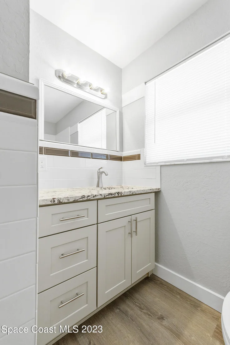 Photo of 1044 Myrtle Lane
