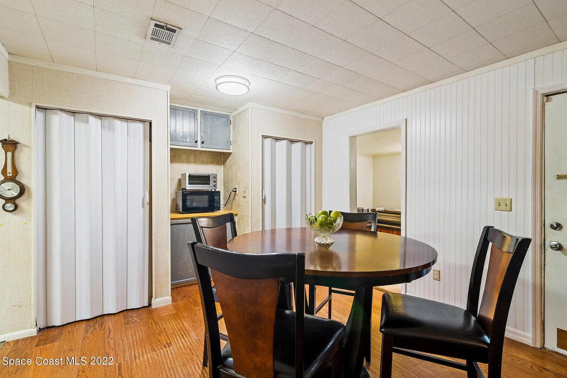 Photo of 5060 Scott Road