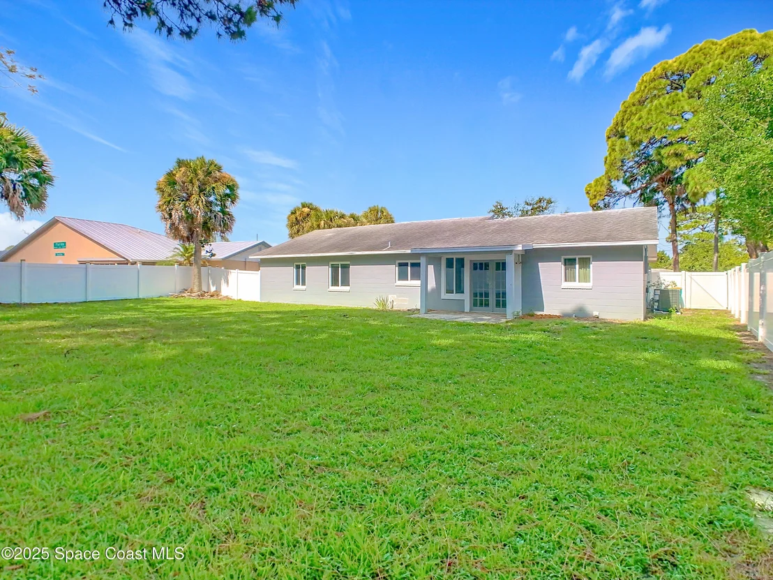Photo of 819 W Whitmire Drive