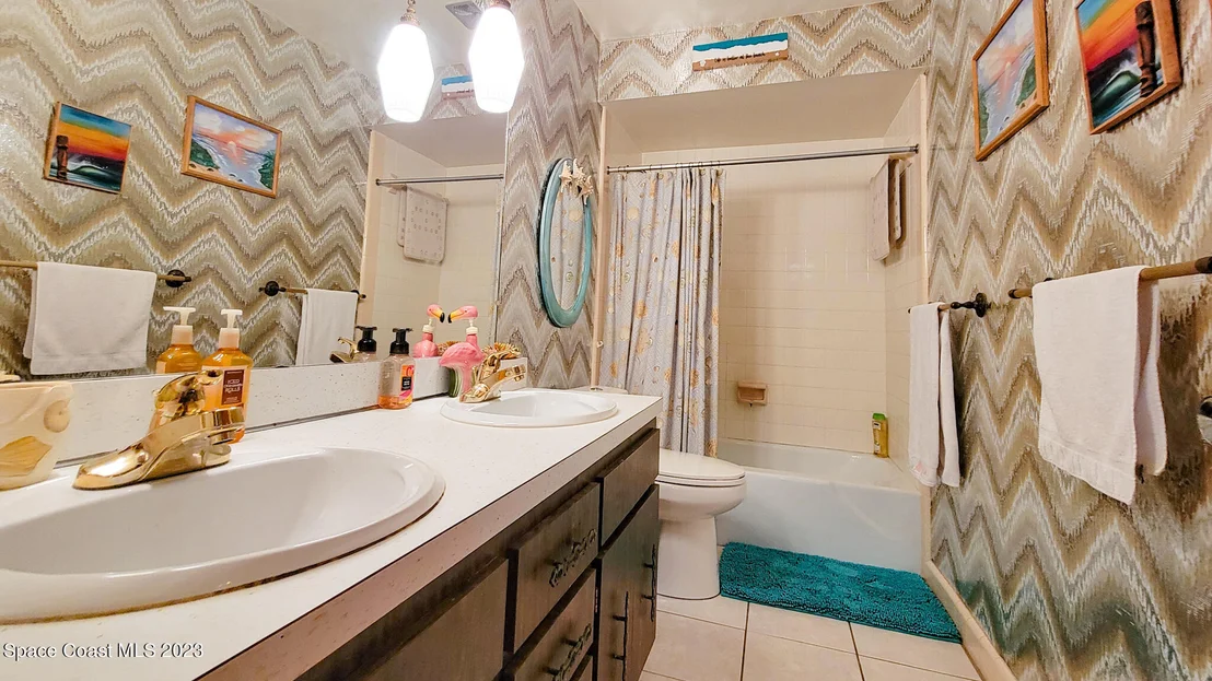 Photo of 2844 Starlight Circle NE