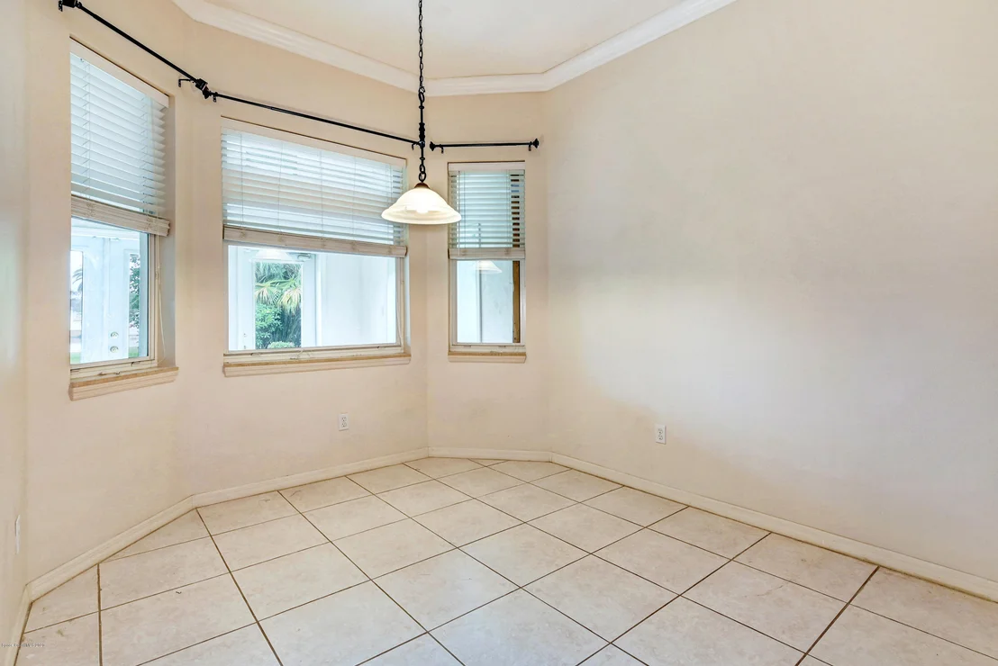 Photo of 876 Suntree Woods Drive
