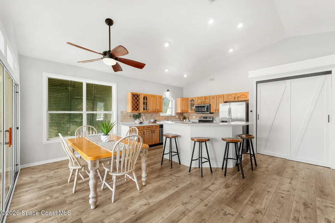 Photo of 301 7th Avenue