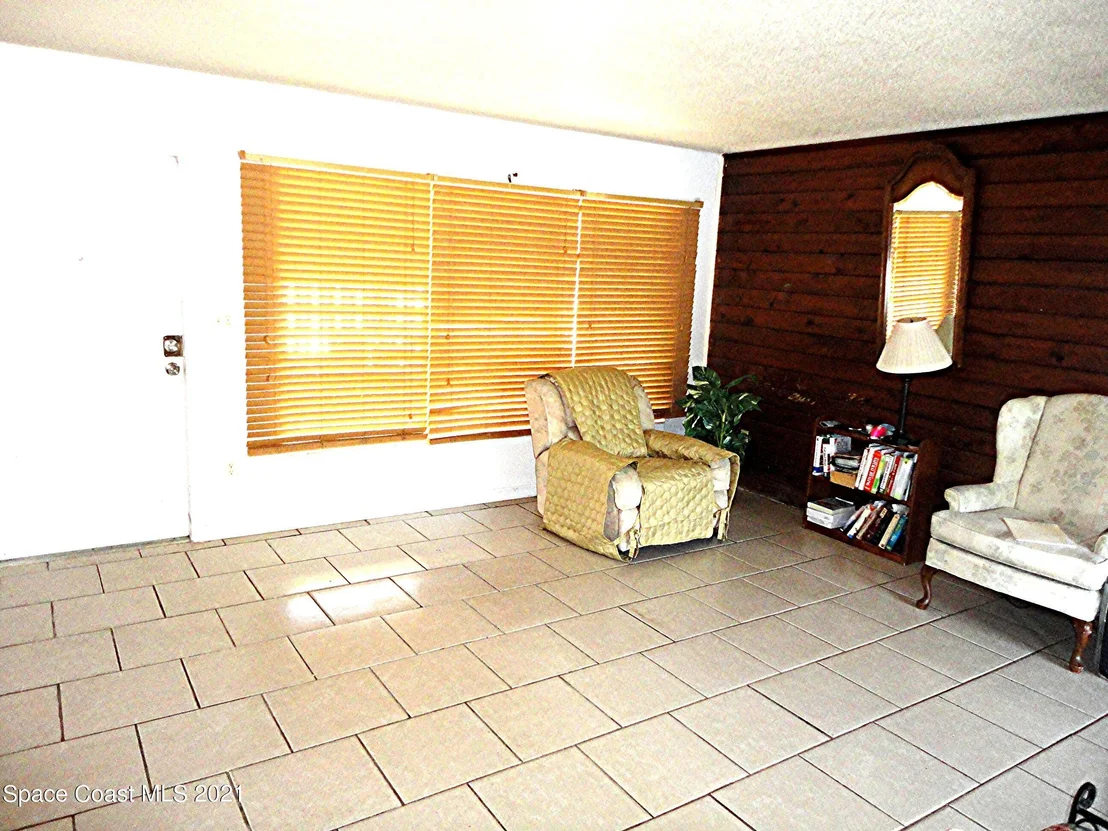 Photo of 3035 Edgewood Drive NE