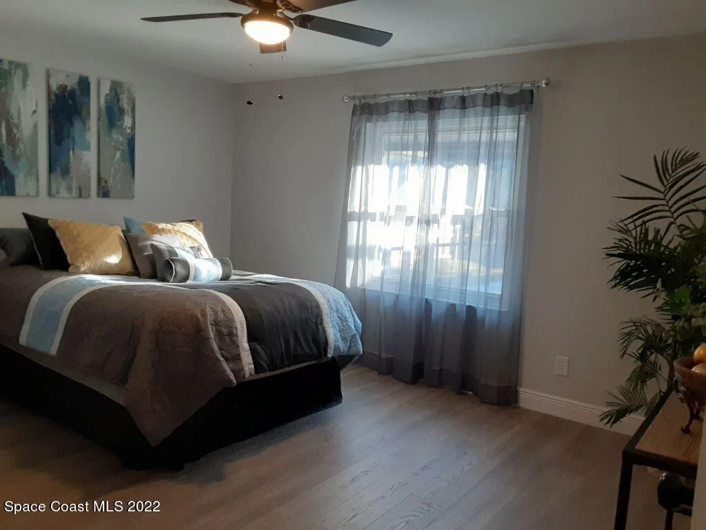 Photo of 562 Balcom Terrace SE