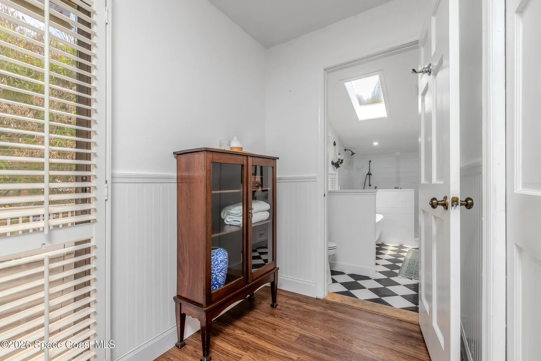Photo of 5925 Riverside Drive