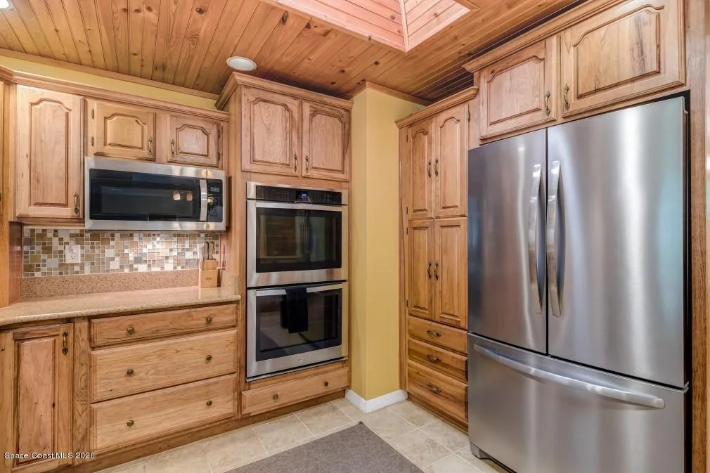 Photo of 677 W Pine Road