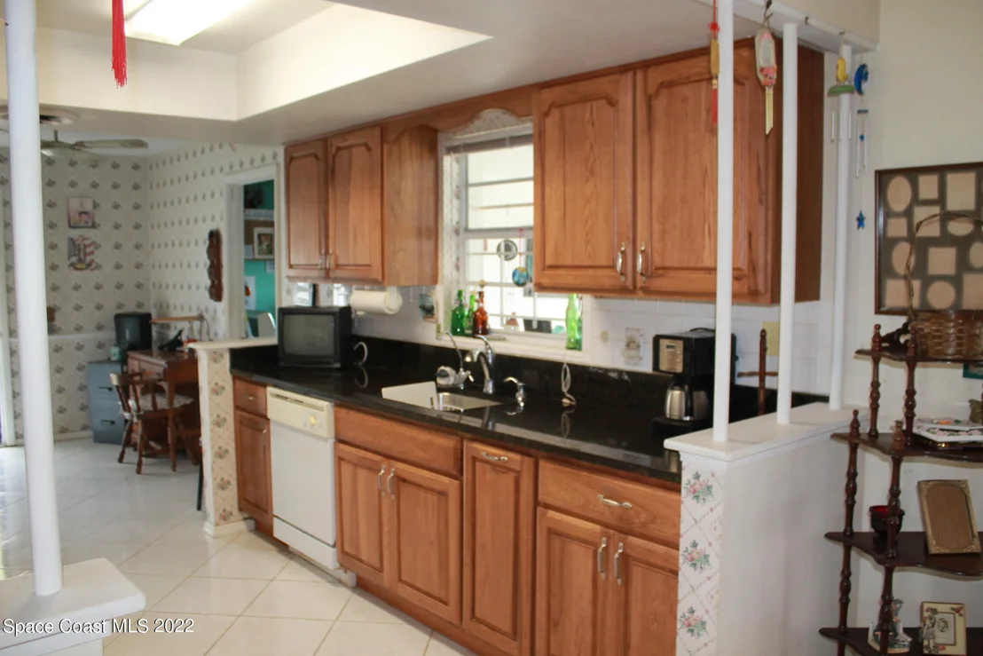 Photo of 721 Ixora Drive