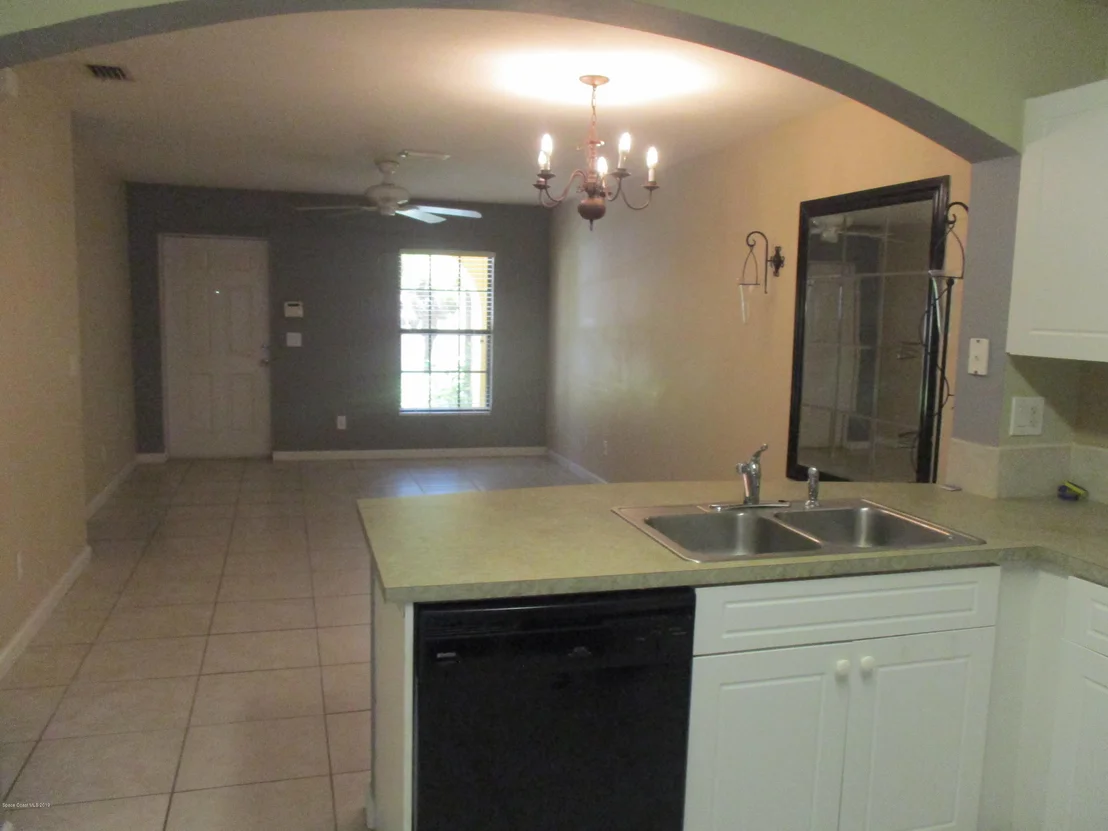 Photo of Unit 105 at 895 Luminary Circle