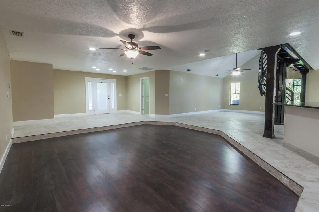 Photo of 8583 Sheridan Road
