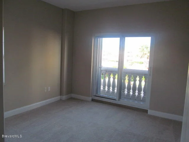 Photo of Unit 301 at 4975 NE Dixie Highway