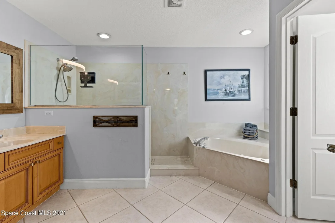 Photo of 2047 Auburn Lakes Drive