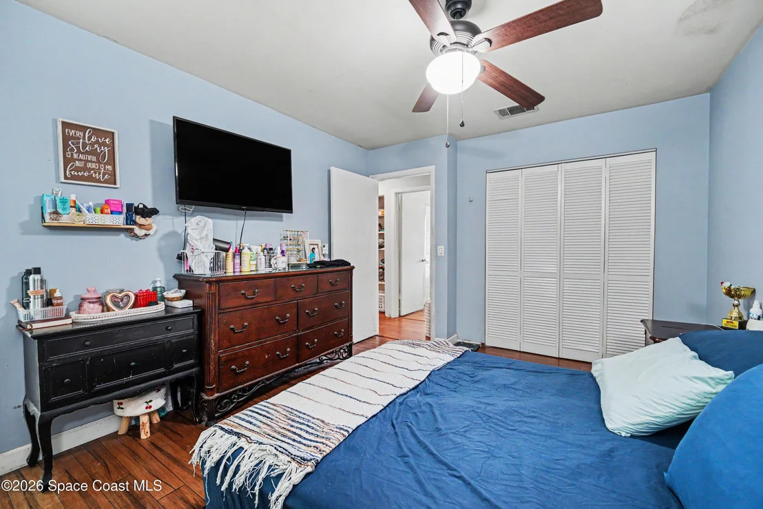 Photo of 1313 Cromey Road NE