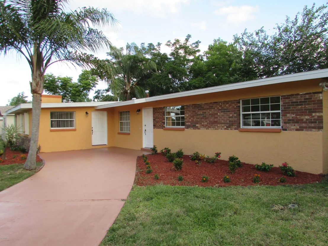 Photo of 975 Miracle Way