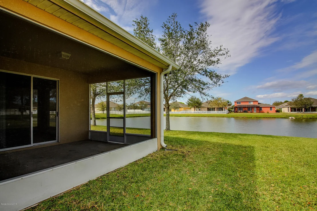Photo of 1472 Hemingway Boulevard