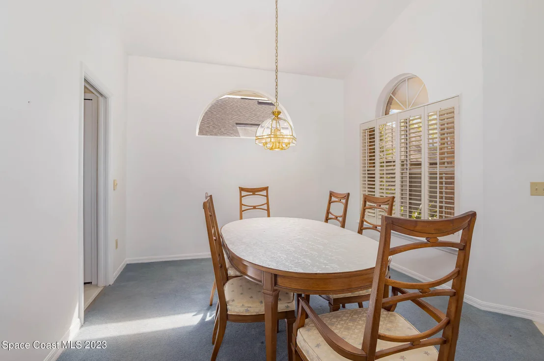 Photo of 484 Arrowmount Place
