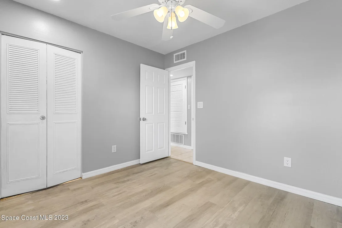 Photo of 948 Darwin Lane NE