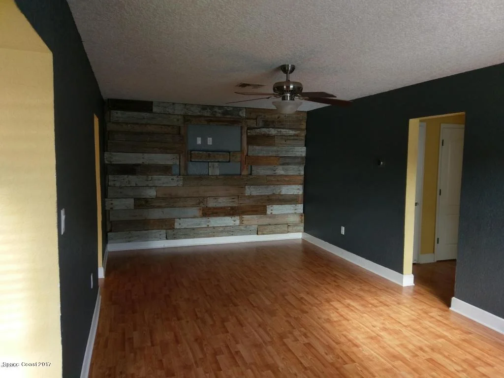 Photo of 667 Banyan Drive