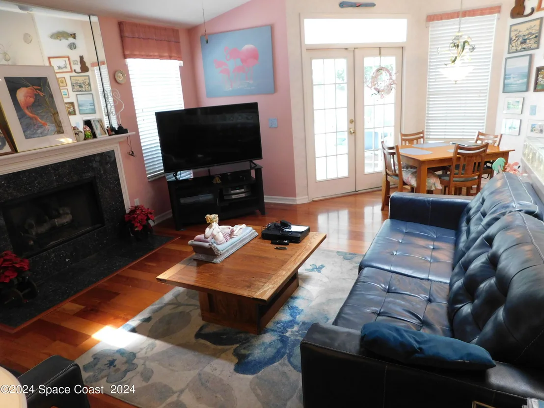 Photo of 984 Whisperoak Drive