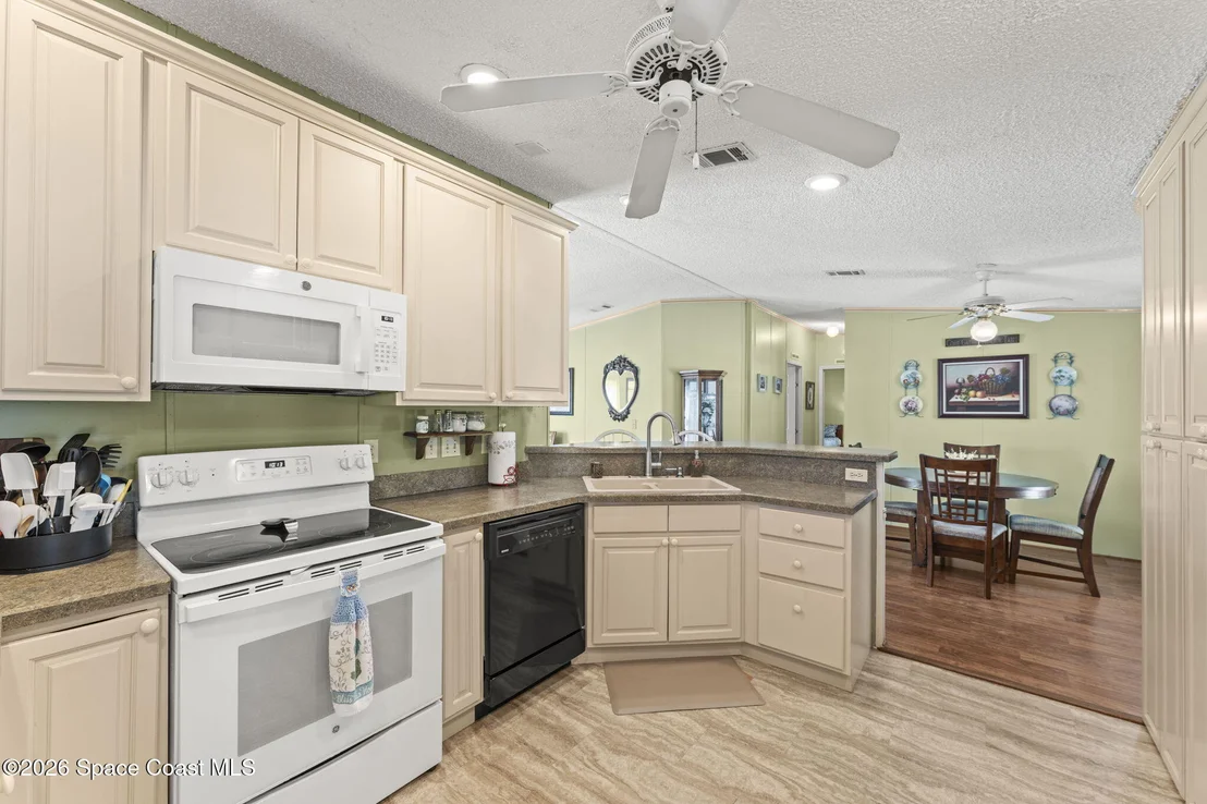 Photo of 4403 Twin Lakes Drive
