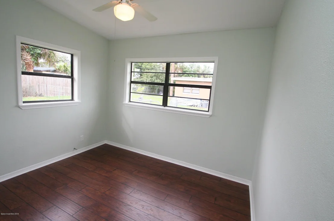 Photo of 1932 Mosswood Drive