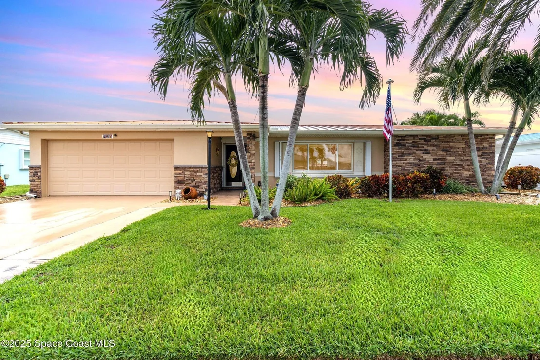 Photo of 425 Sparrow Drive
